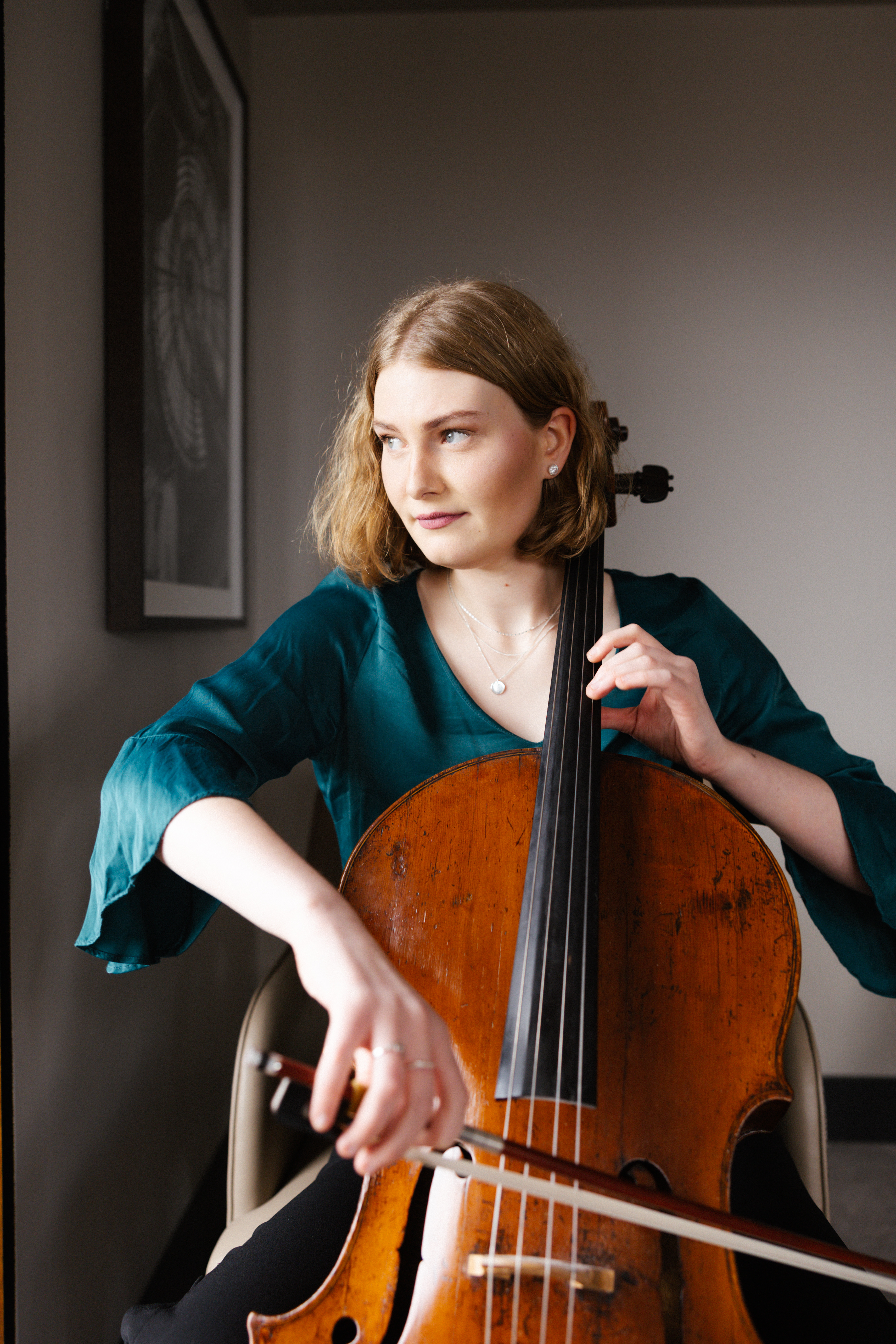 Charlotte Miles - Cello