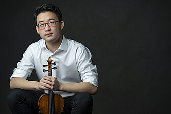 Julian Rhee - violin